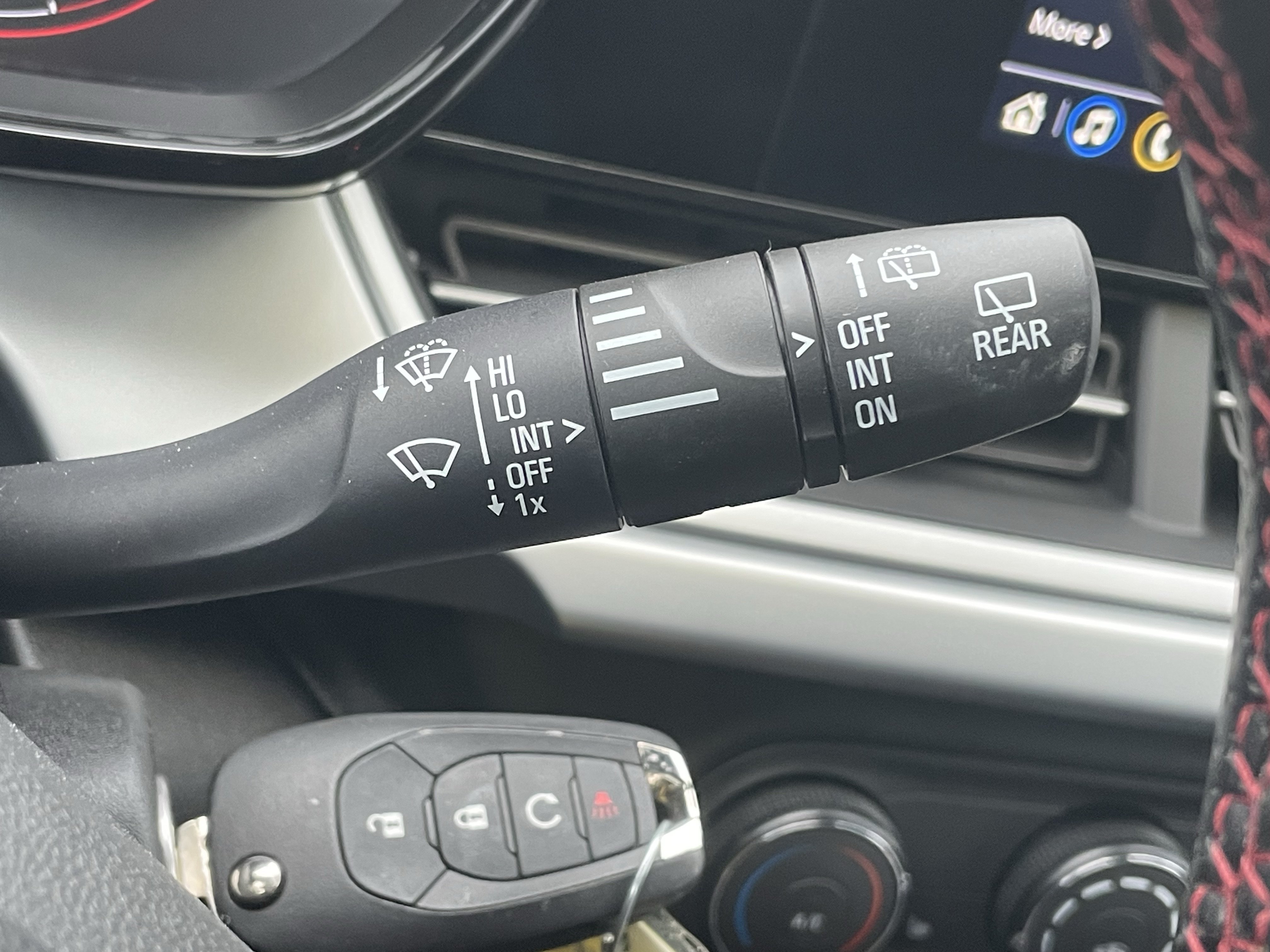 Used 2026 Chevrolet Trax RS w/ Sunroof Package FWD image 17
