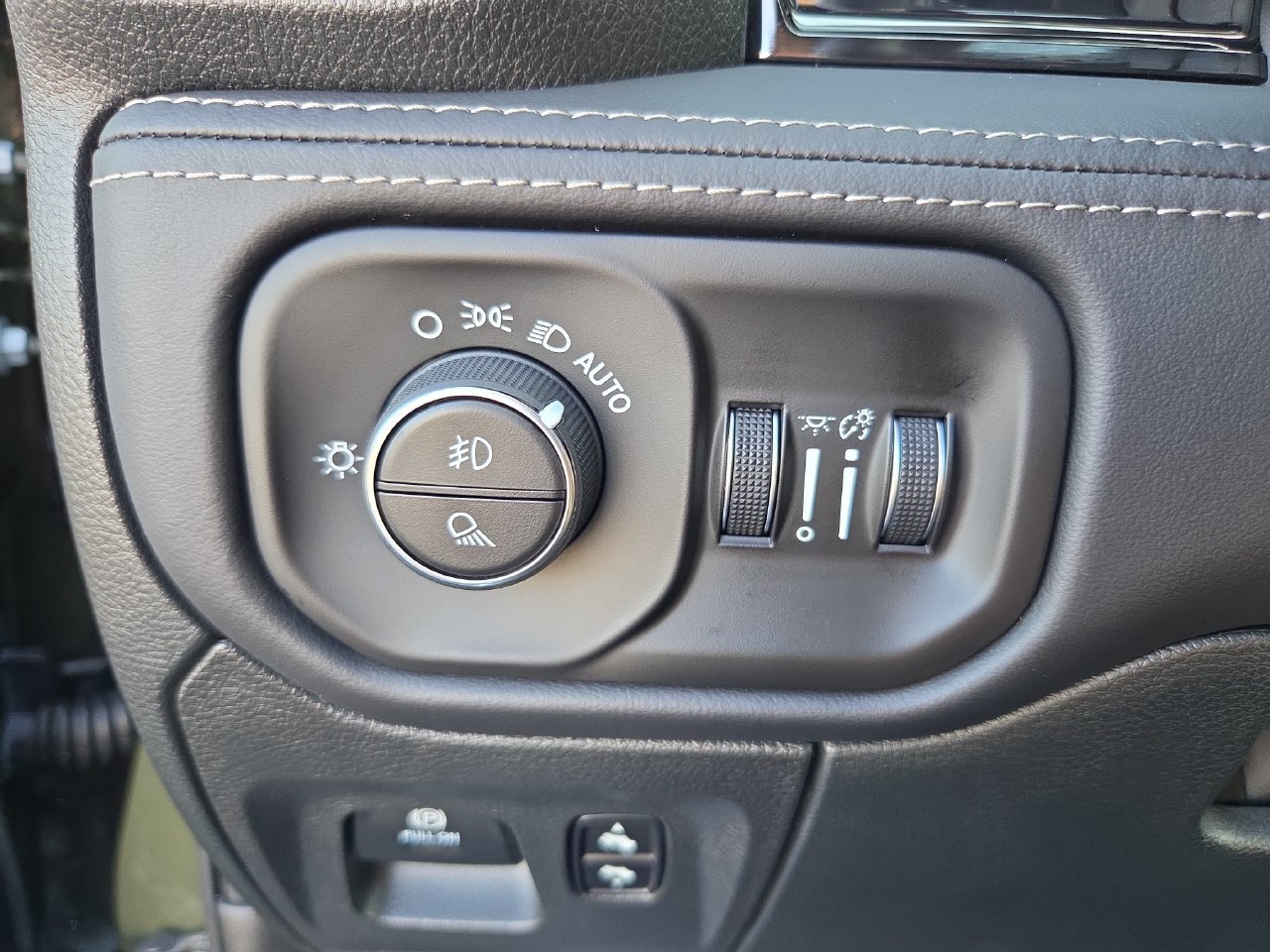 New 2027 RAM 1500 Limited AWD/4WD image 19