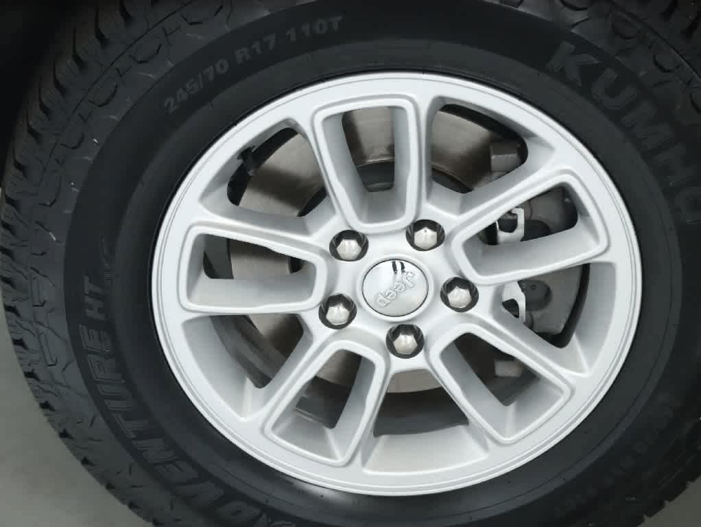 Certified 2020 Jeep Grand Cherokee Laredo AWD/4WD image 34
