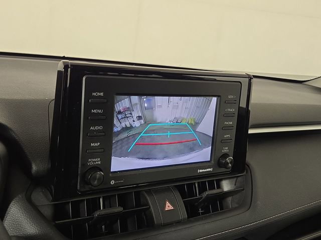 Used 2021 Toyota RAV4 LE AWD/4WD image 17