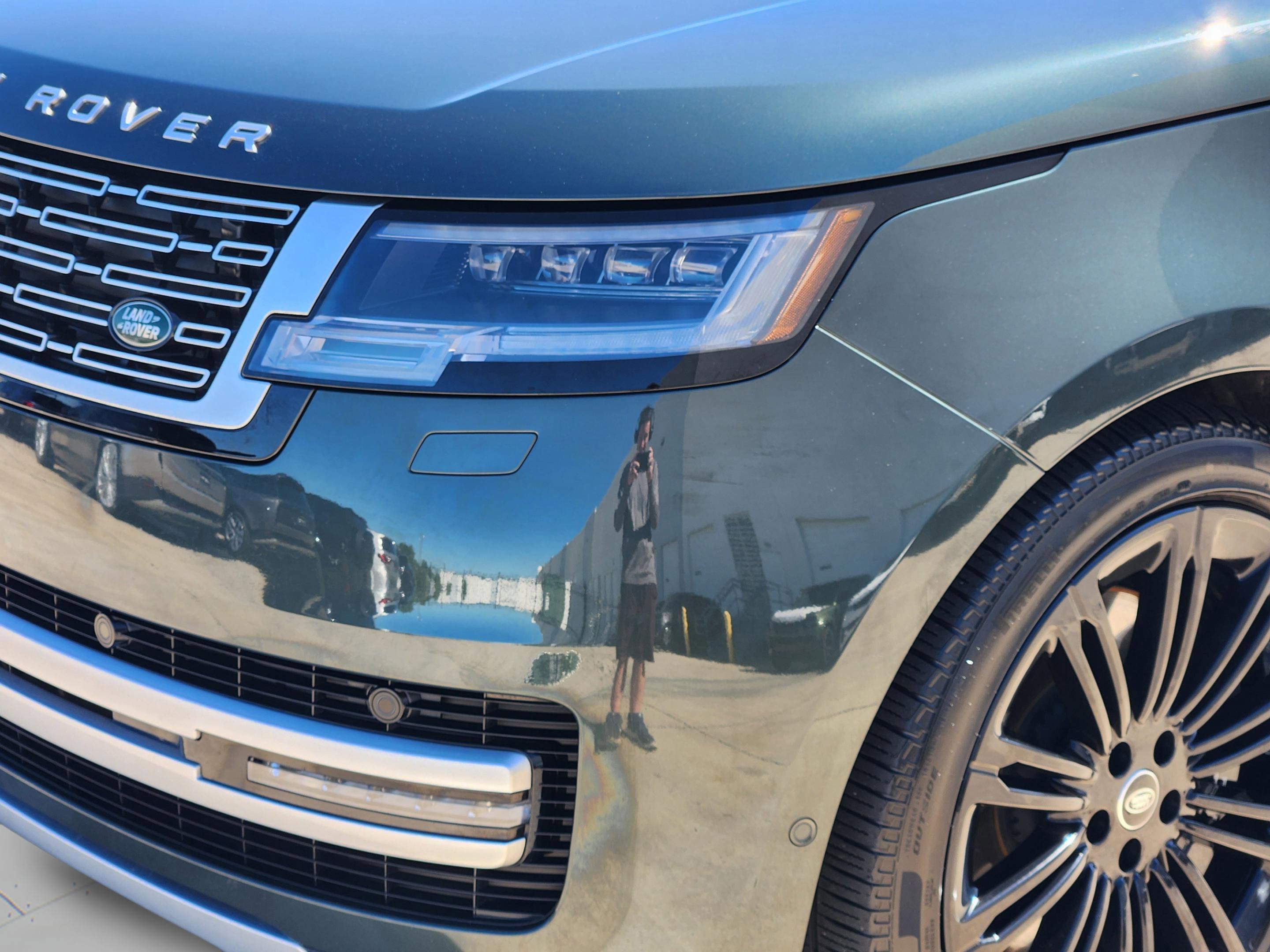Certified 2025 Land Rover Range Rover Long Wheelbase Autobiography AWD/4WD image 31