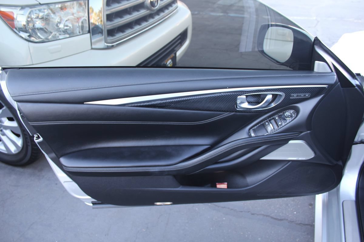 Used 2017 INFINITI Q60 3.0t w/ Premium Plus Package 3.0T RWD image 18