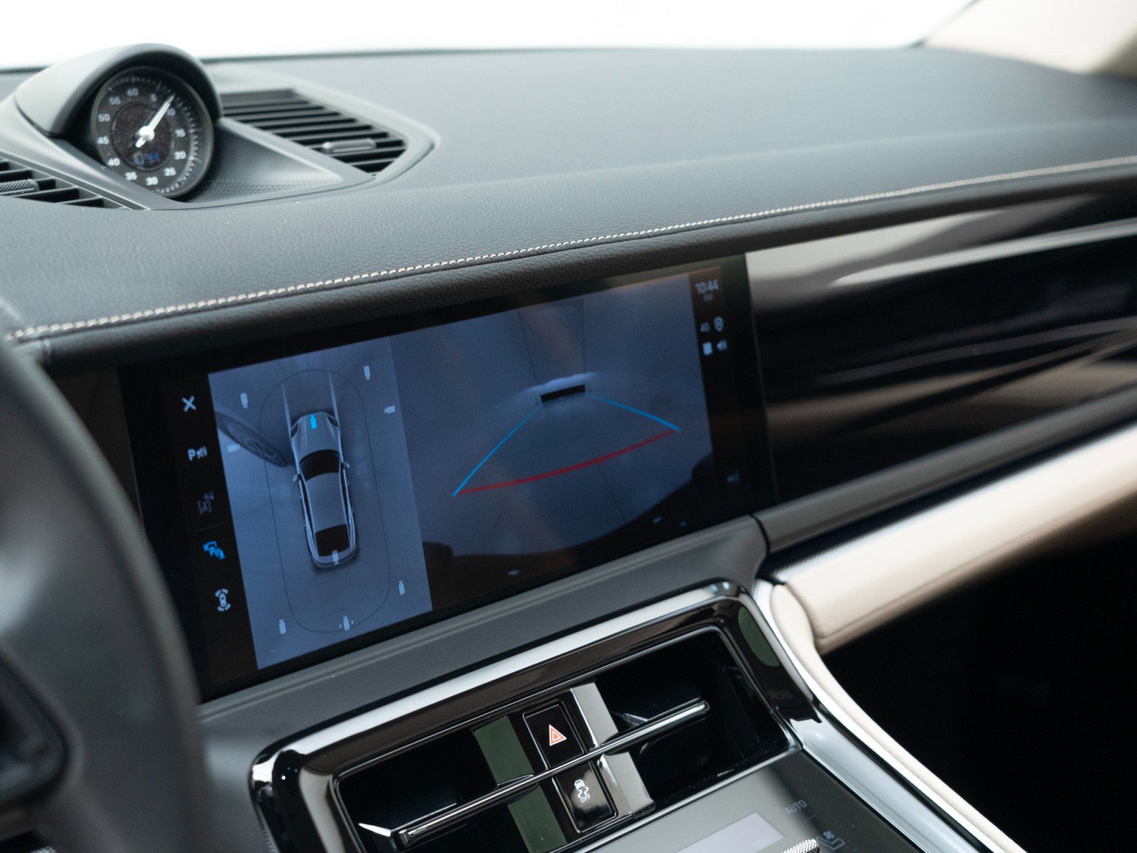 Certified 2025 Porsche Panamera 4 image 25