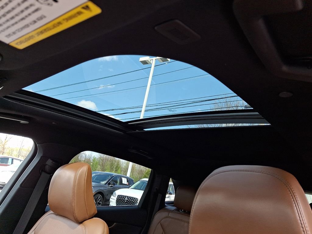 Certified 2022 Lincoln Nautilus Reserve image 14