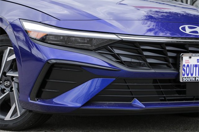 New 2026 Hyundai Elantra Limited image 3