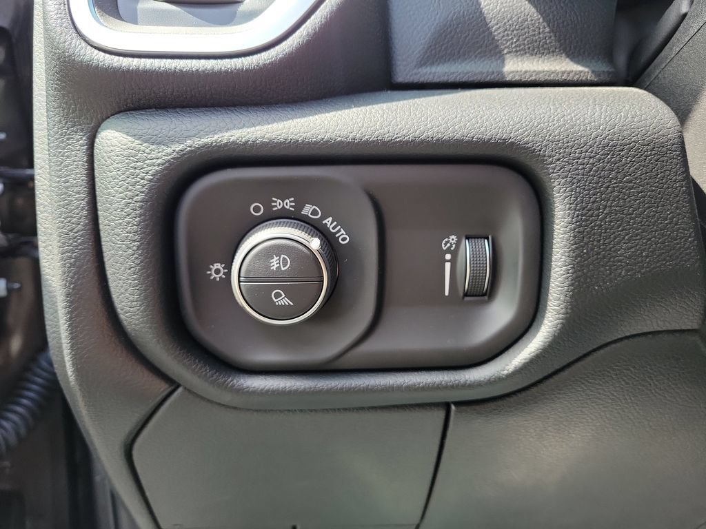New 2026 RAM 3500 Big Horn AWD/4WD image 13
