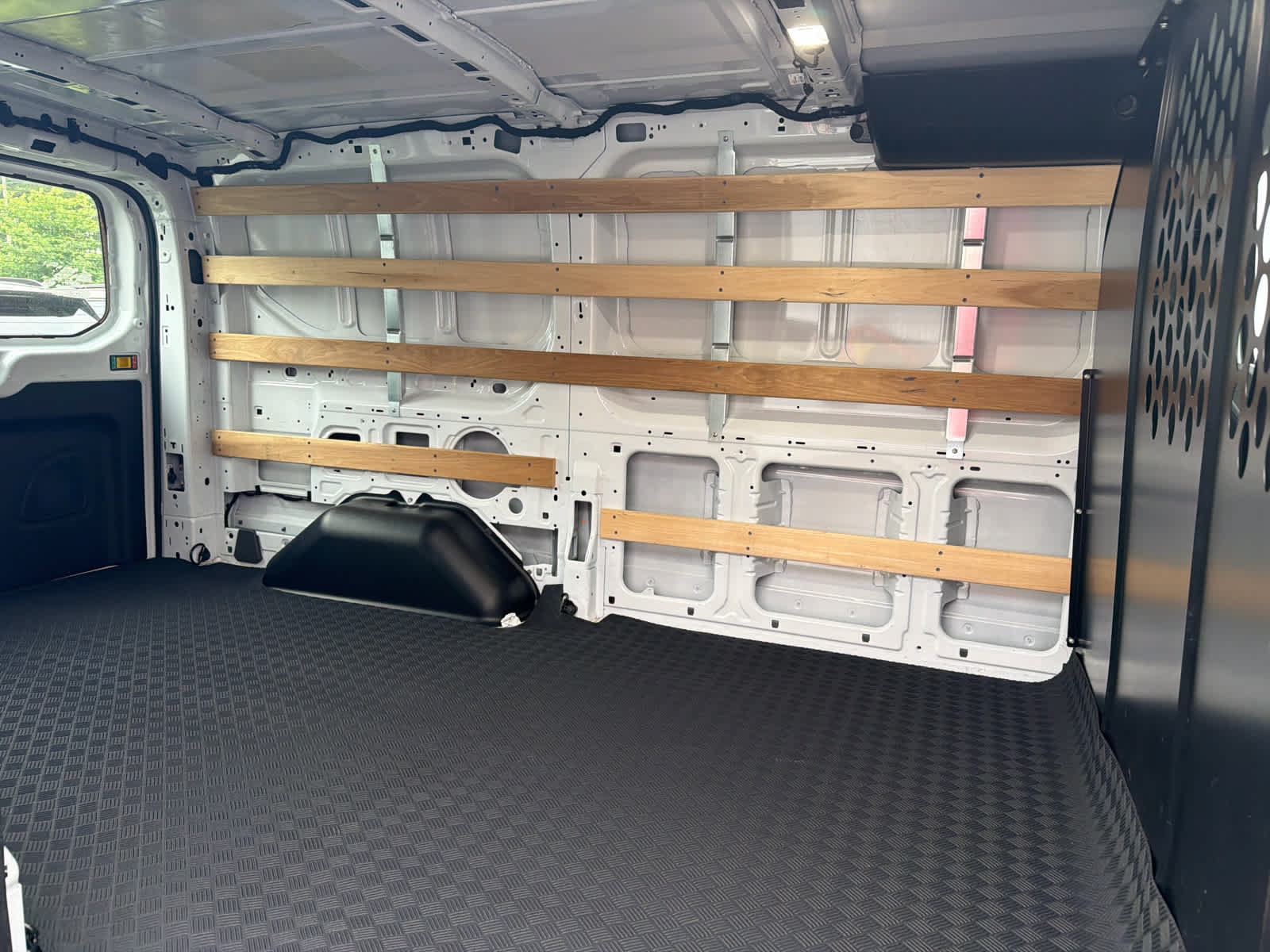 Used 2025 Ford Transit 250 Low Roof w/ Exterior Upgrade Package RWD image 6