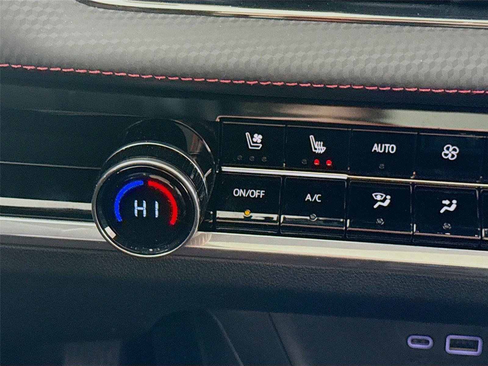 Used 2025 Chevrolet Equinox RS w/ Safety and Technology Package image 14