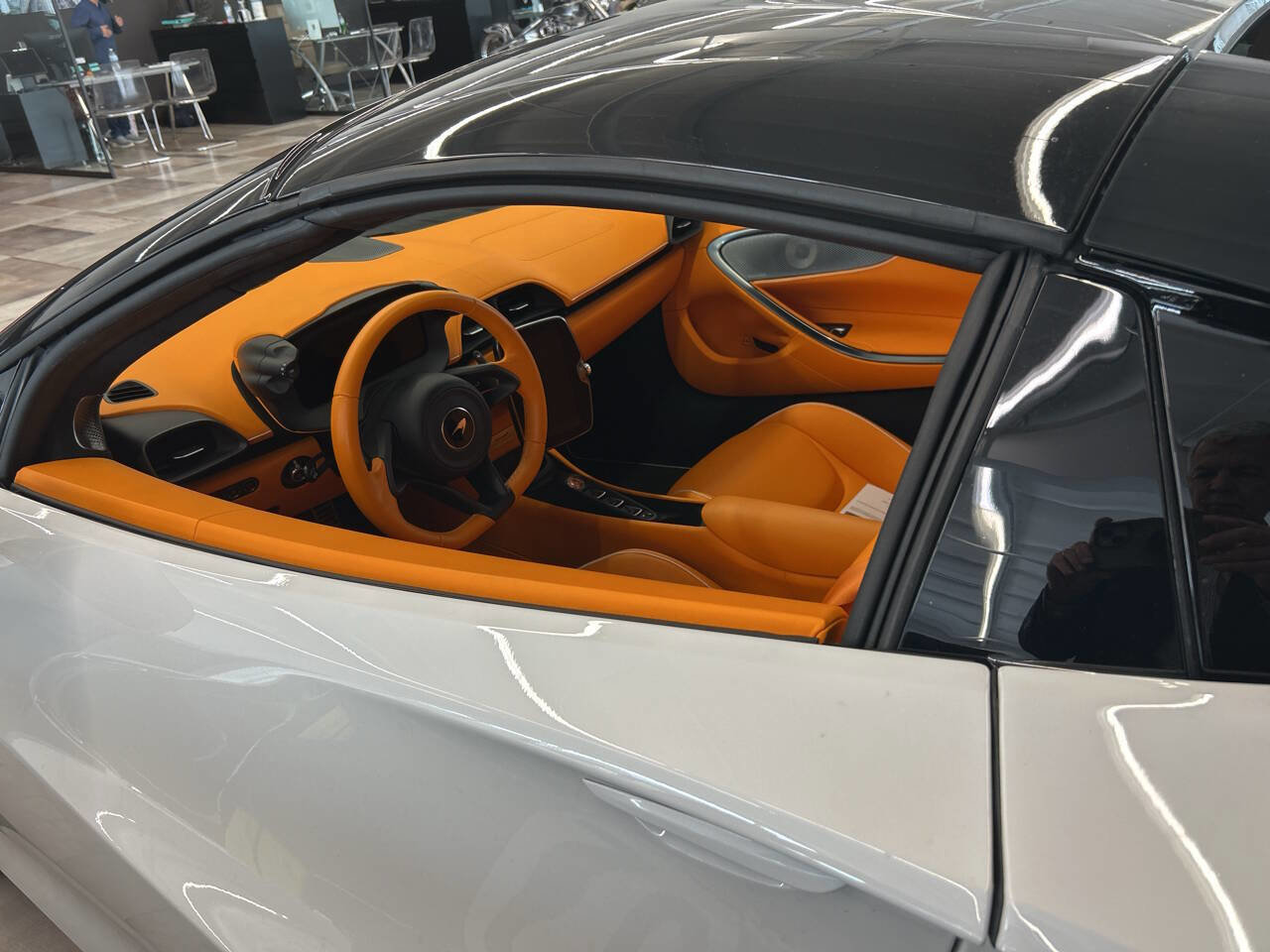 Used 2025 McLaren Artura Spider image 22