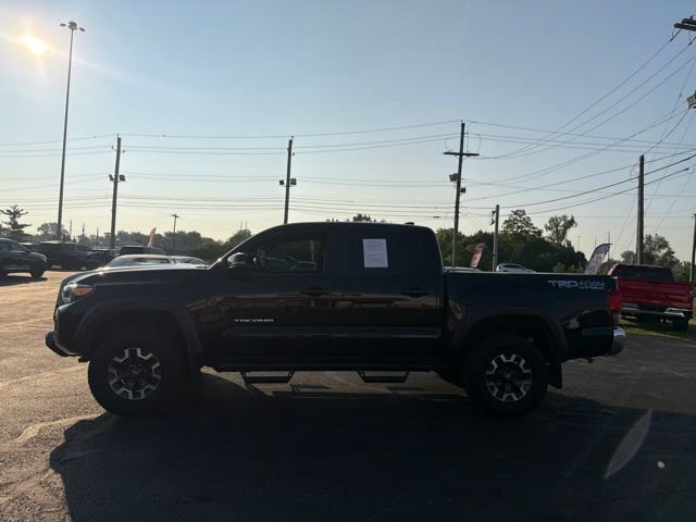 Used 2017 Toyota Tacoma TRD Off-Road w/ Tow Package (A/T) AWD/4WD image 4