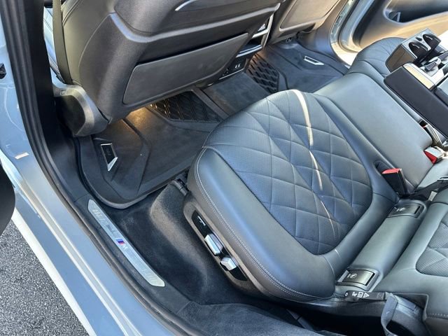 Used 2024 BMW X7 xDrive40i w/ M Sport Package image 32