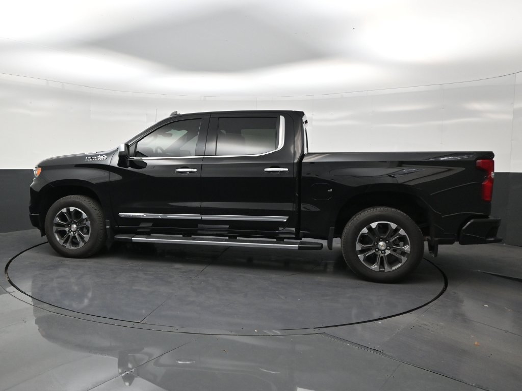 Used 2026 Chevrolet Silverado 1500 High Country w/ Technology Package RWD image 2