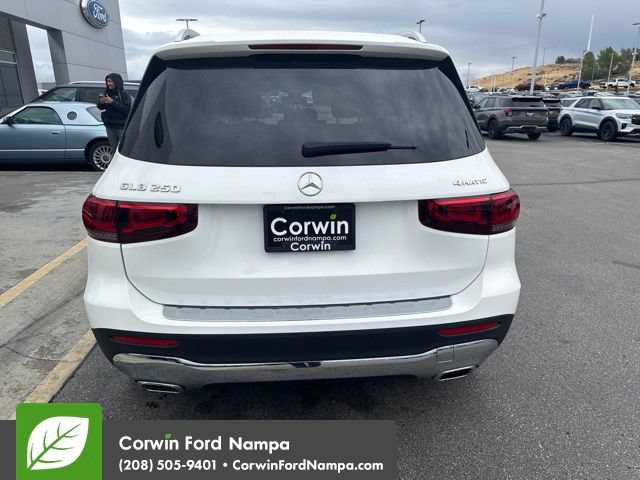 Used 2020 Mercedes-Benz GLB 250 4MATIC image 4