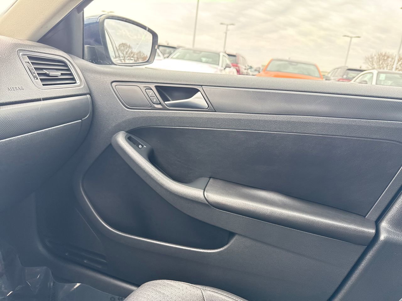 Used 2011 Volkswagen Jetta SE image 23