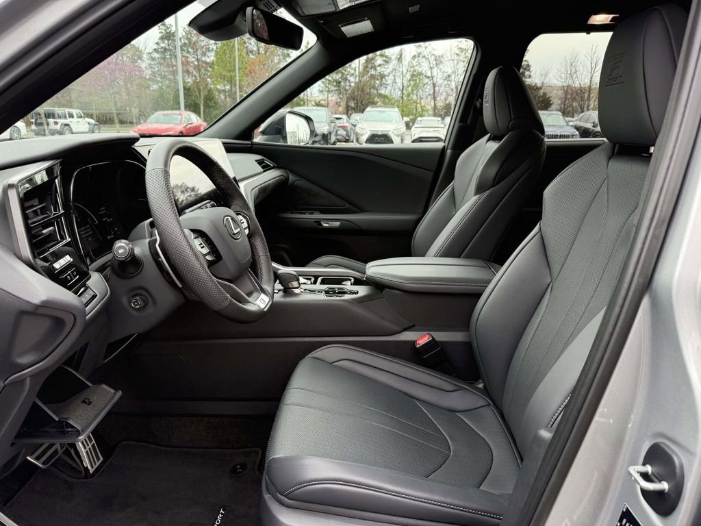 Used 2026 Lexus TX 500h AWD w/ Technology Package image 14