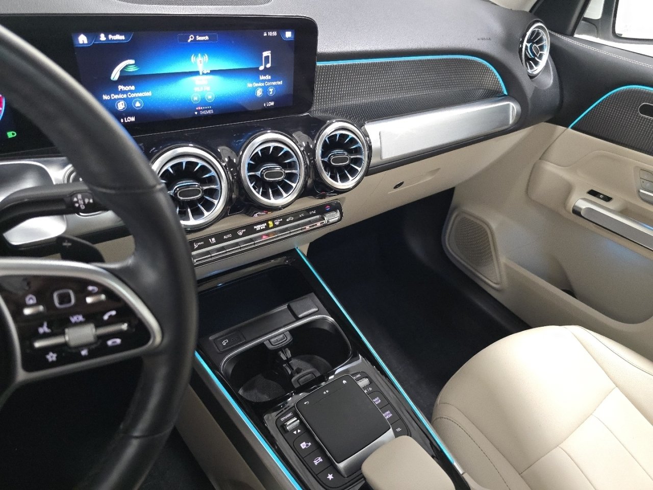 Used 2022 Mercedes-Benz GLB 250 4MATIC image 29