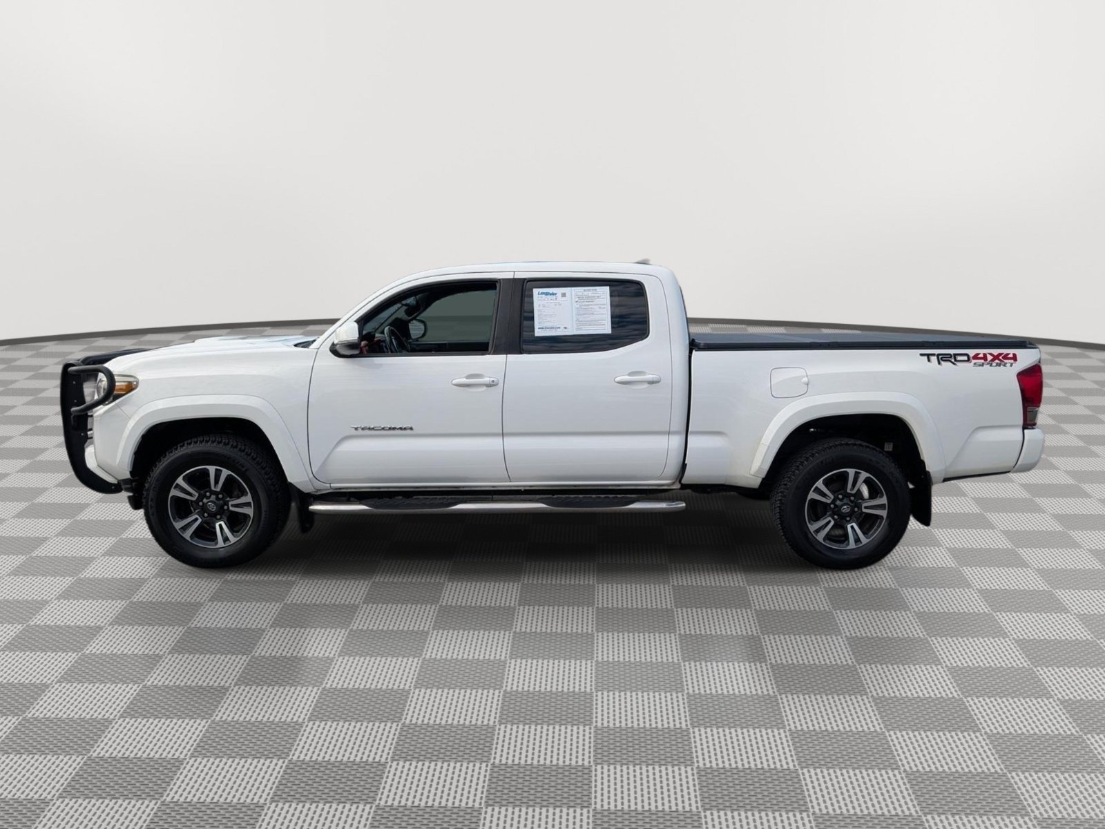 Used 2016 Toyota Tacoma TRD Sport w/ Towing Package AWD/4WD image 2