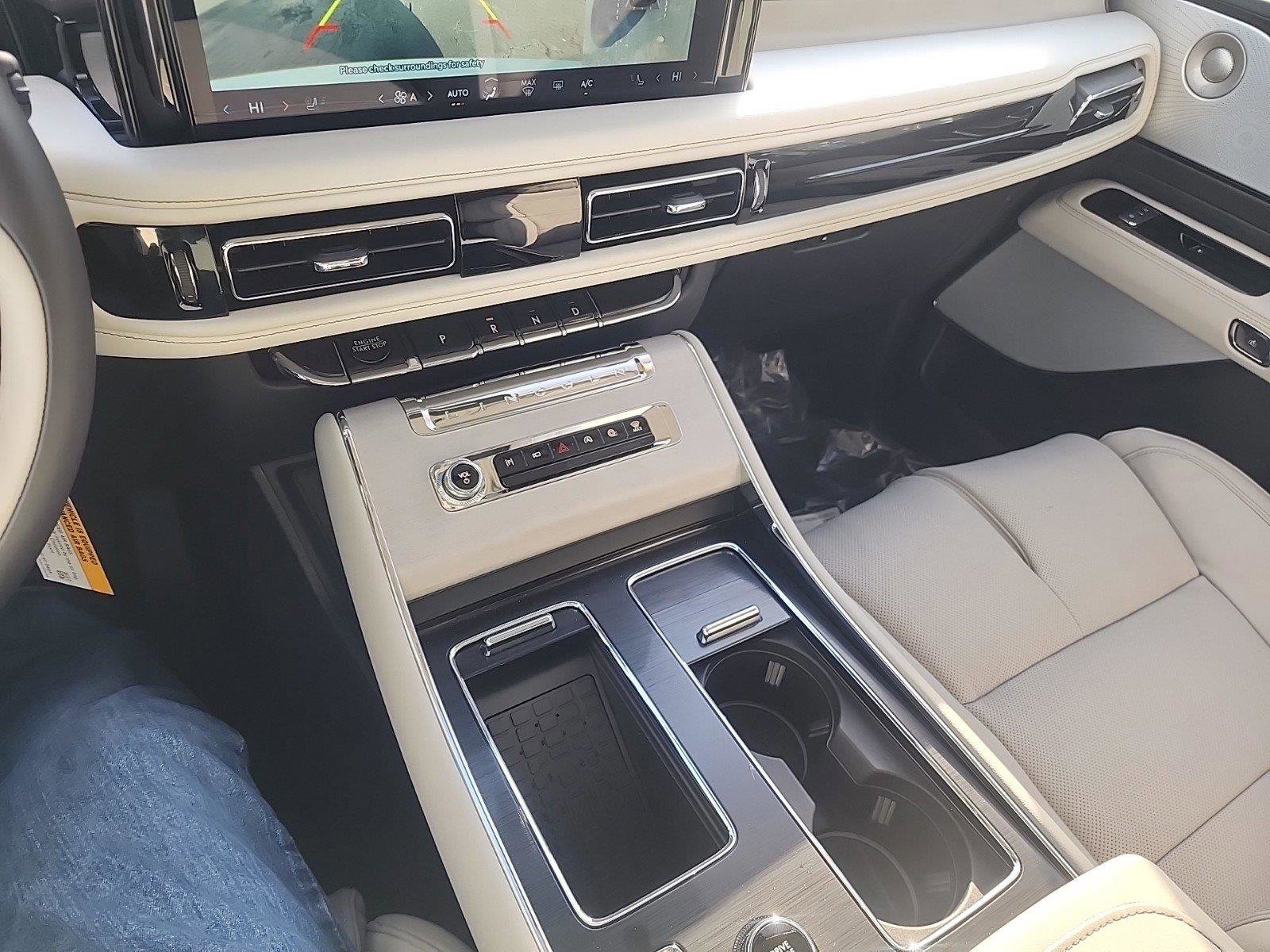 New 2025 Lincoln Aviator Reserve w/ Luxury Package image 25