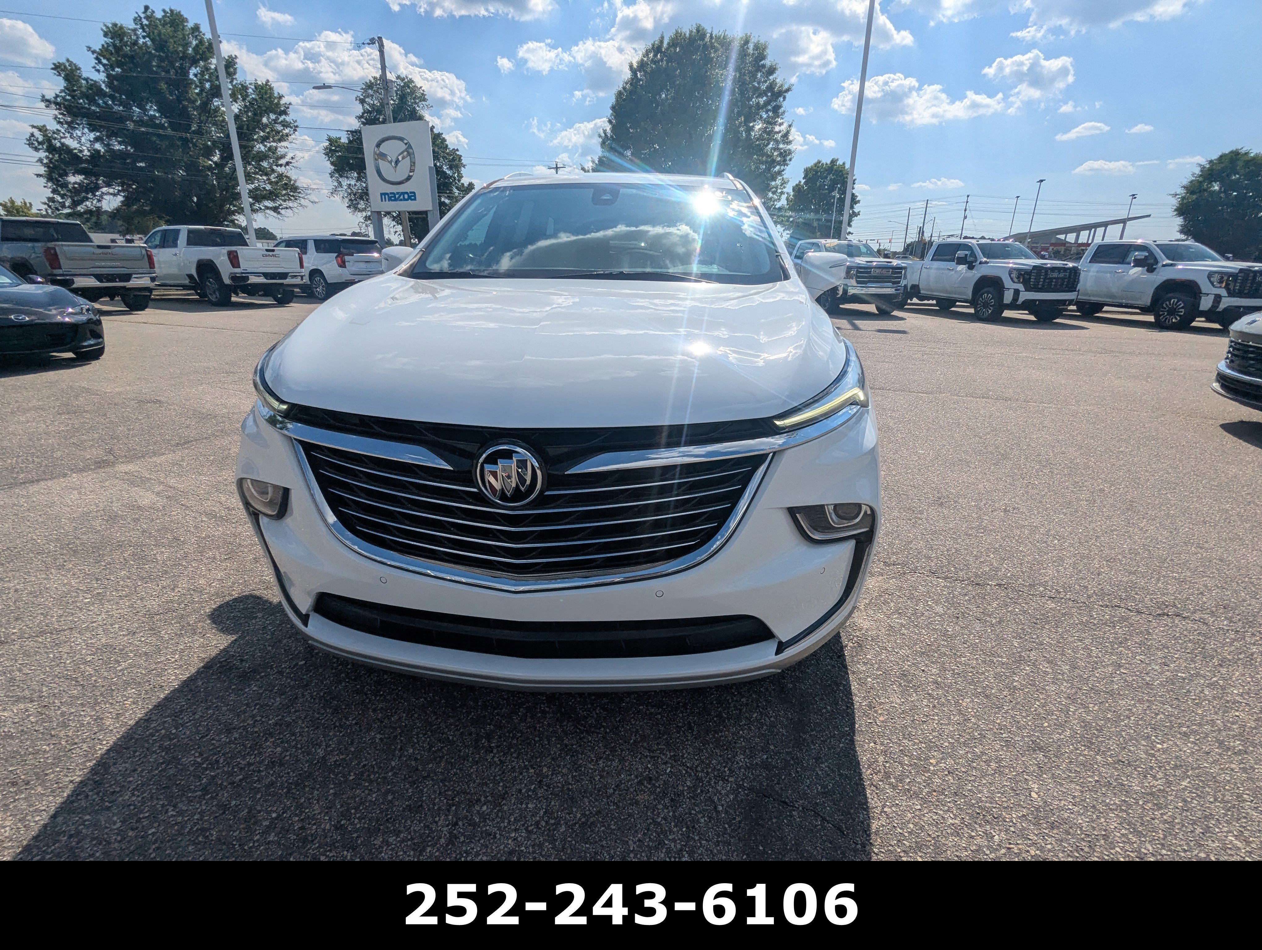 Used 2023 Buick Enclave Essence FWD image 2