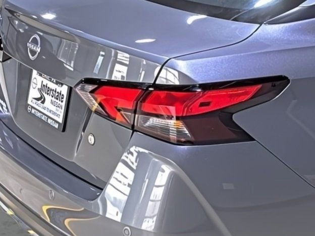 Used 2025 Nissan Versa S w/ Trunk Package image 14