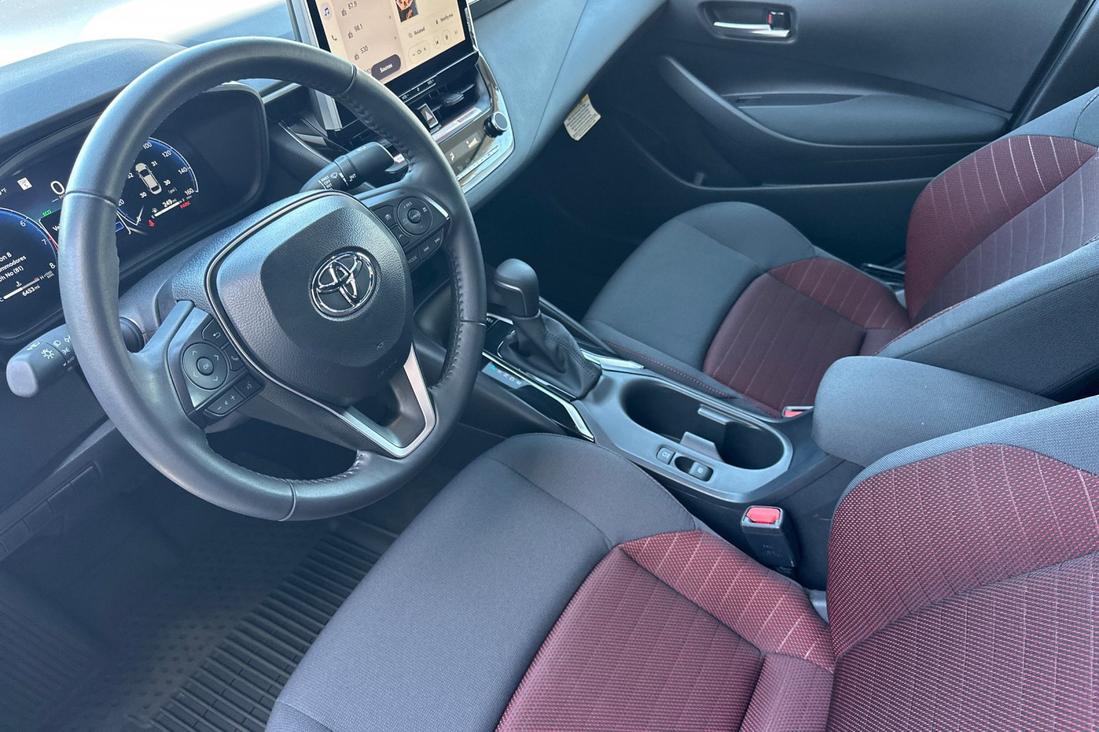 Certified 2026 Toyota Corolla SE w/ SE Package FWD image 9