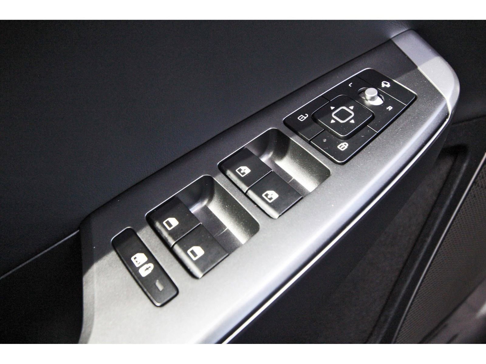 Used 2022 Kia EV6 Wind image 23