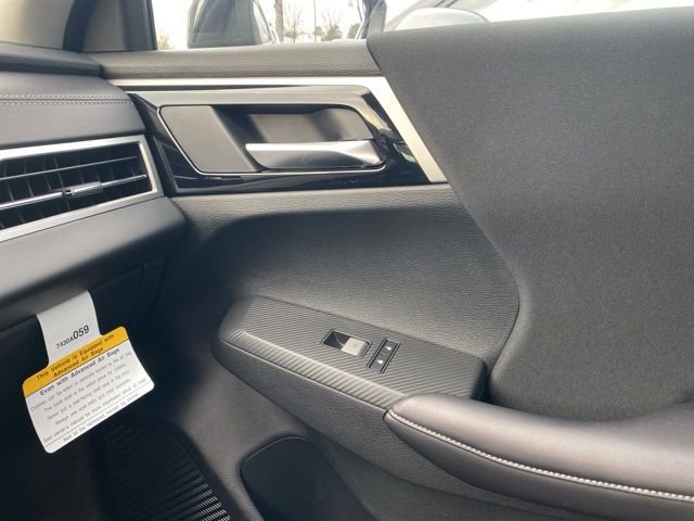 New 2025 Mitsubishi Outlander ES image 30