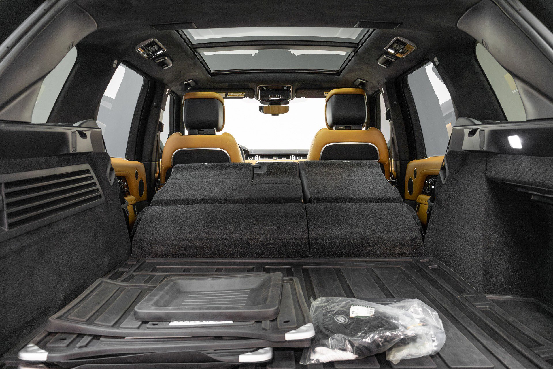 Used 2022 Land Rover Range Rover Autobiography image 36