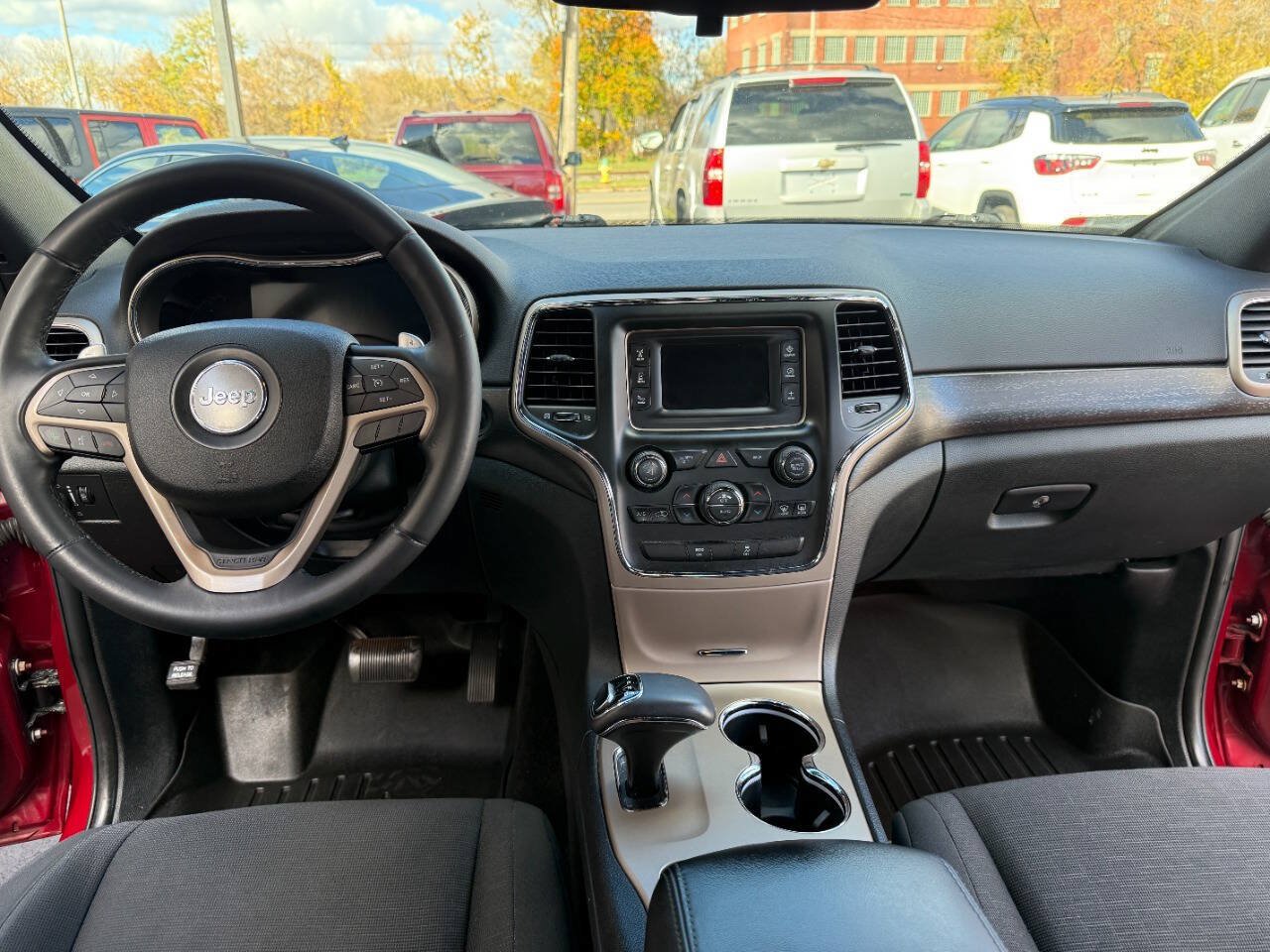 Used 2015 Jeep Grand Cherokee Laredo w/ Quick Order Package 23E AWD/4WD image 12