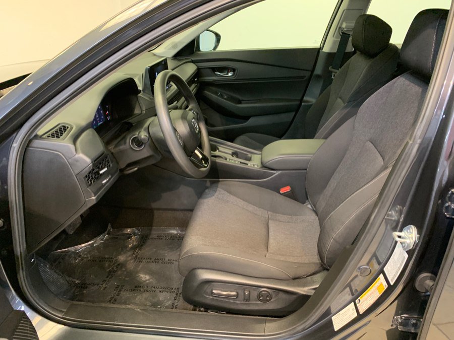 Used 2025 Honda Accord SE image 19