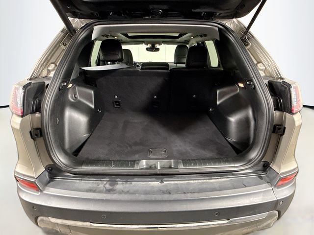 Used 2019 Jeep Cherokee Limited image 28