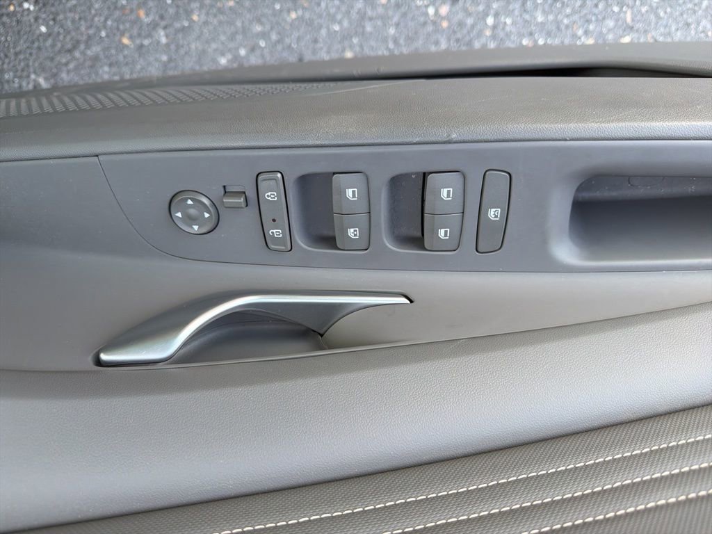 Used 2024 Hyundai Elantra SEL w/ Convenience Package image 24