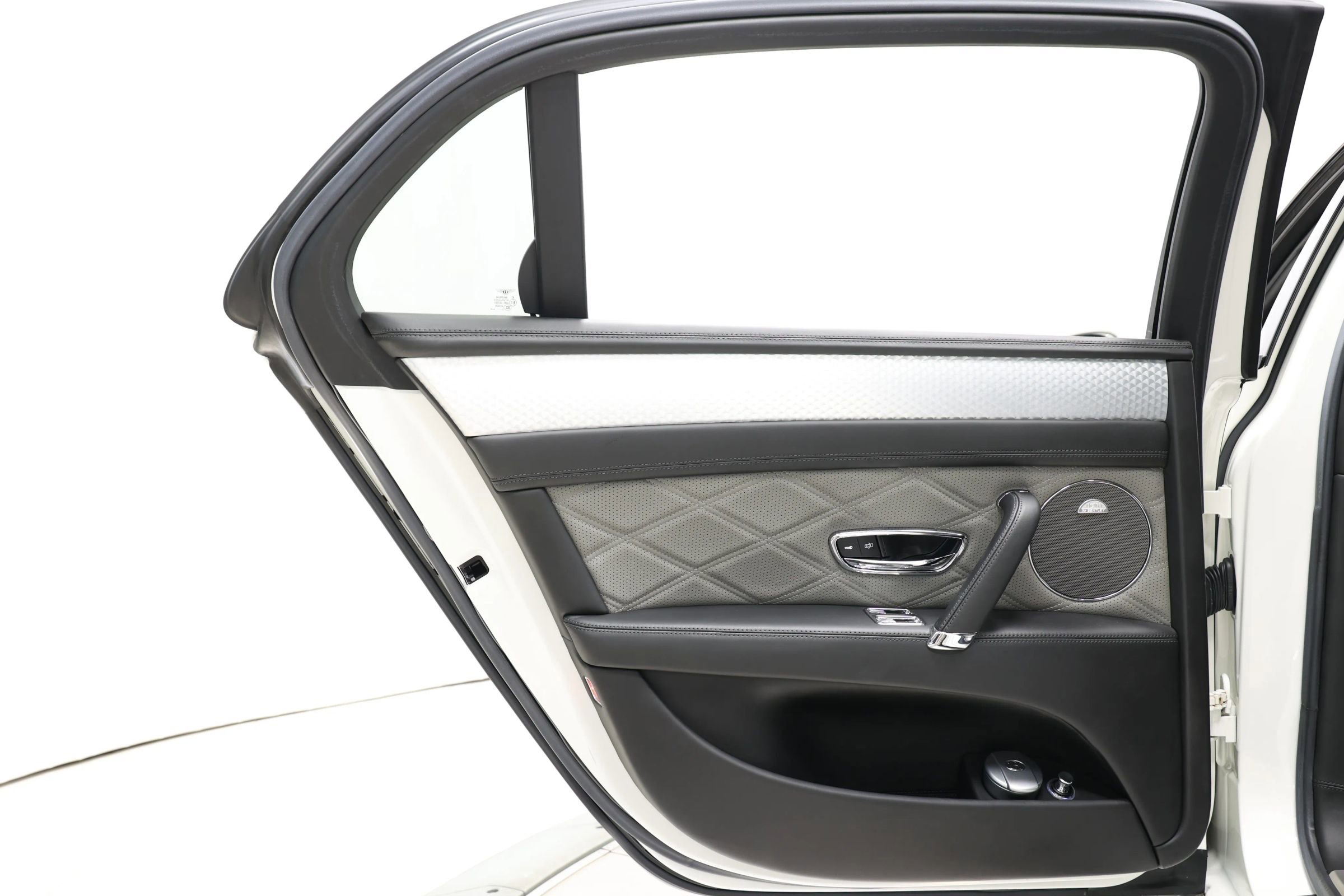 Used 2014 Bentley Flying Spur W12 image 40