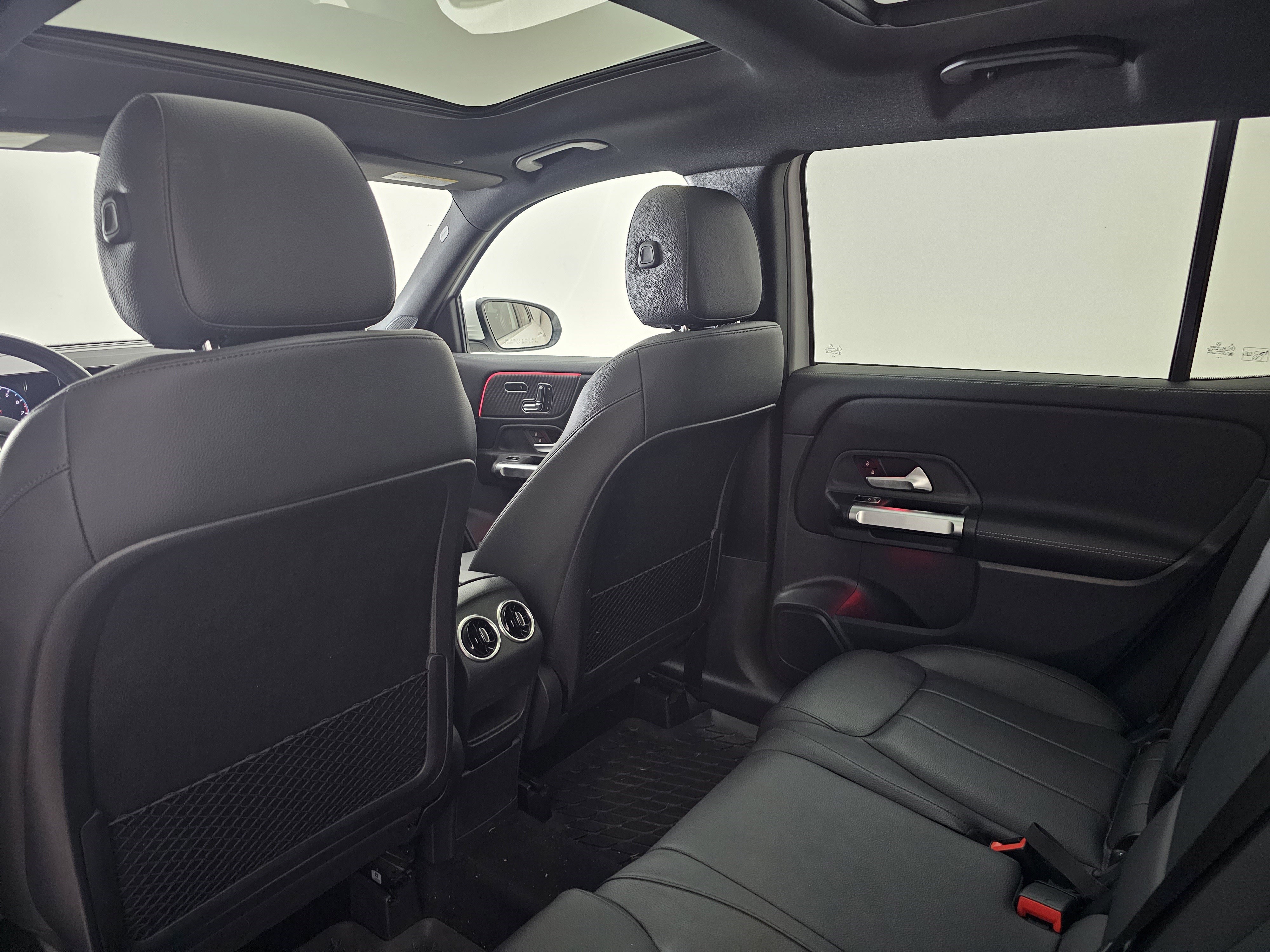 Certified 2022 Mercedes-Benz GLB 250 4MATIC image 16