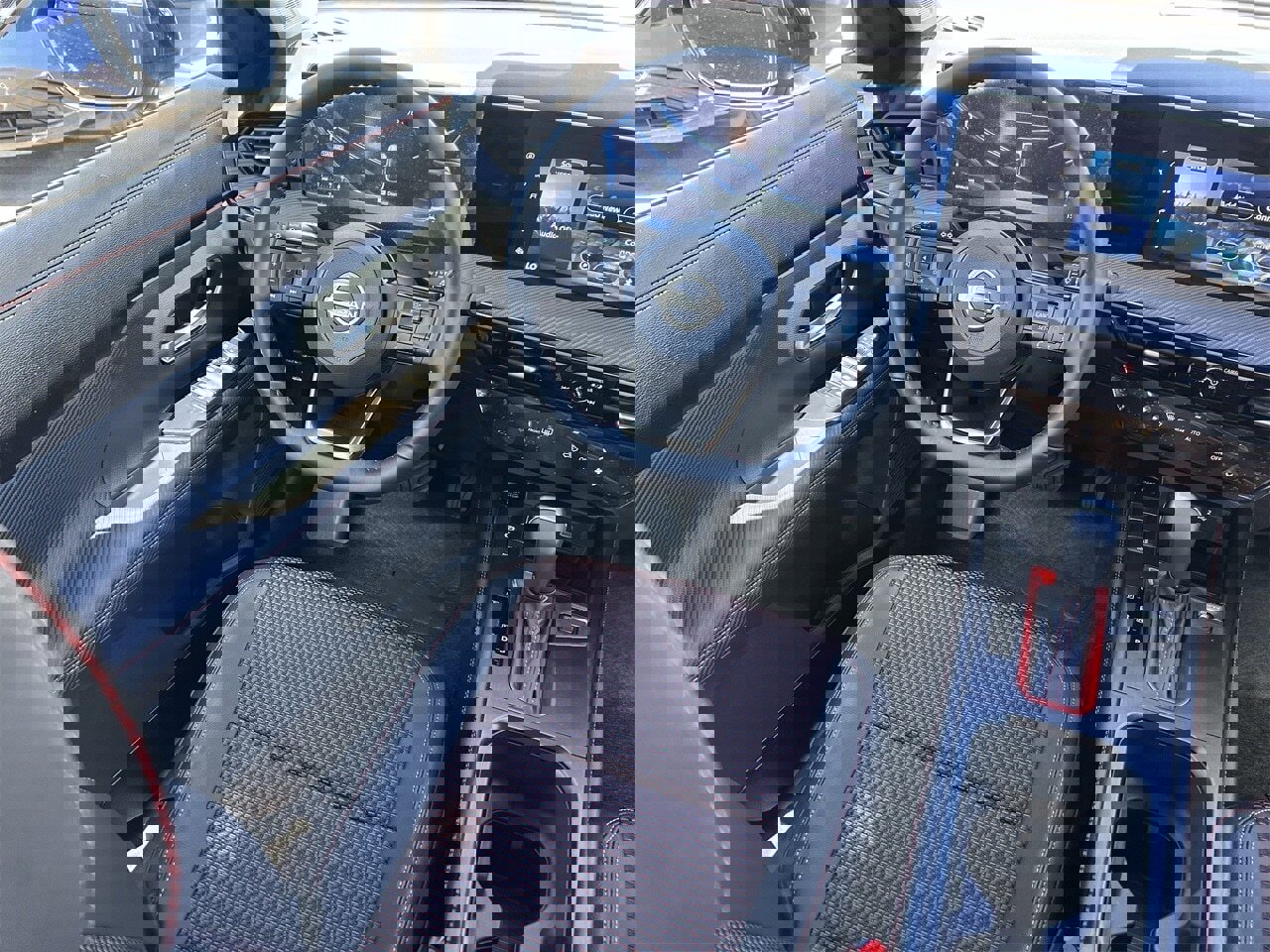 New 2025 Nissan Kicks SR image 18