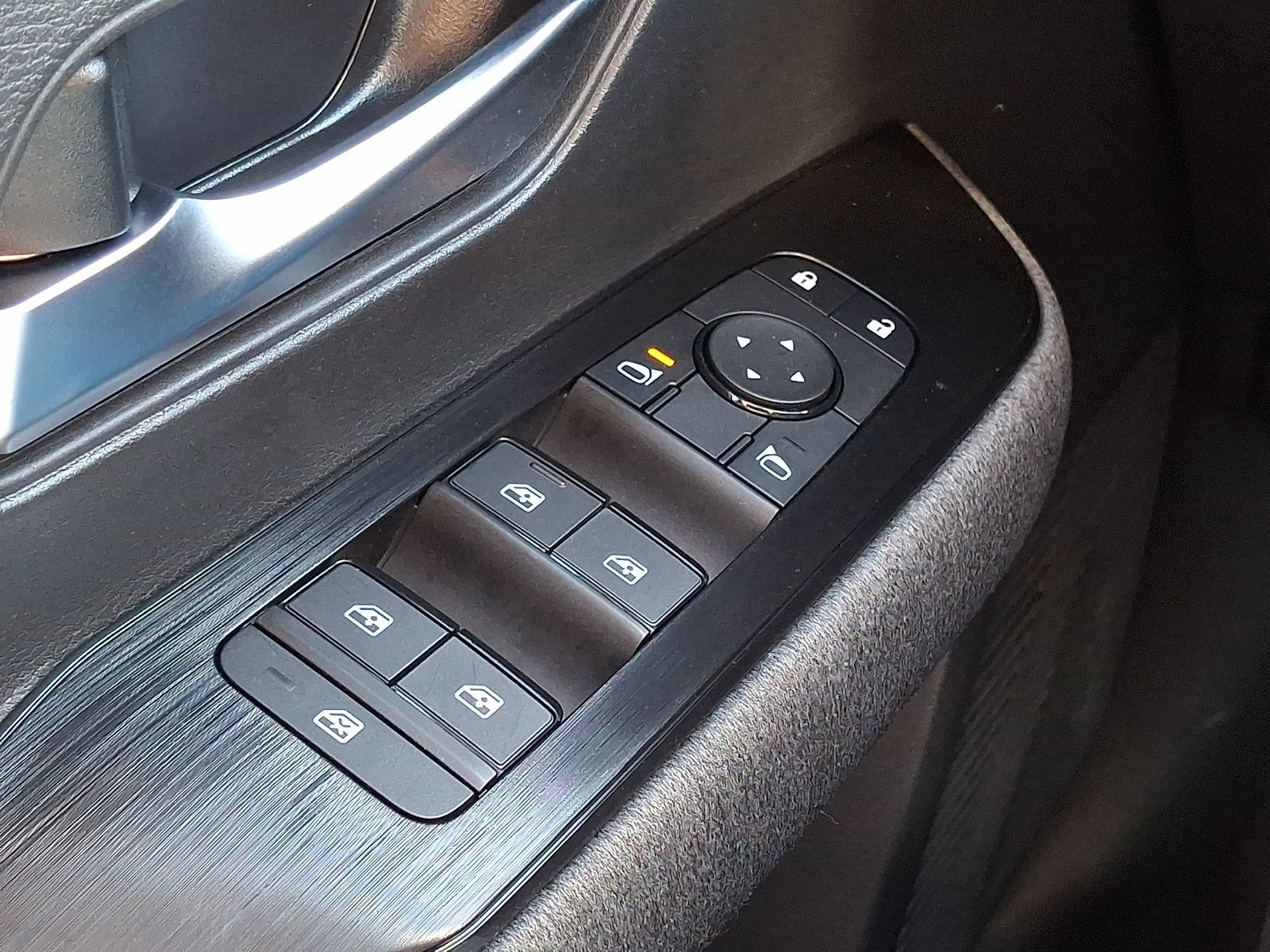 Certified 2026 Nissan Kicks SV w/ Cold Weather Package FWD image 26