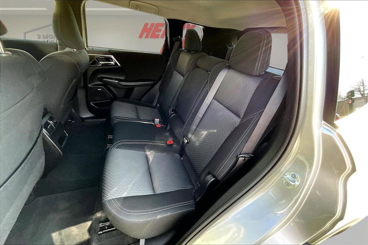 Used 2025 Mitsubishi Outlander ES image 22