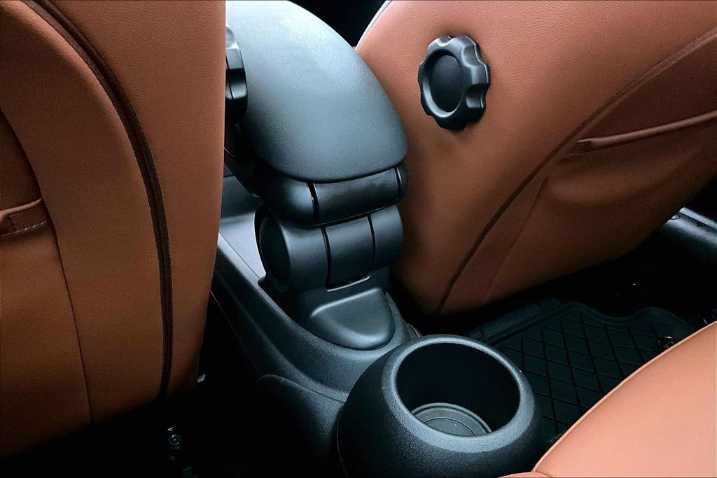 Used 2024 MINI Cooper SE w/ Signature Upholstery Package FWD image 31