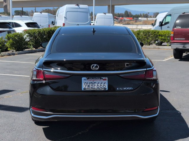Used 2025 Lexus ES 300h w/ Premium Package FWD image 7