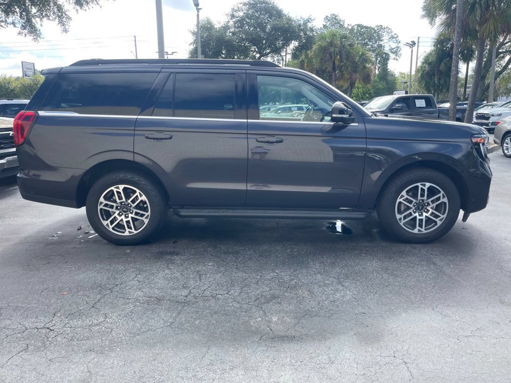 Used 2025 Ford Expedition Active AWD/4WD image 8