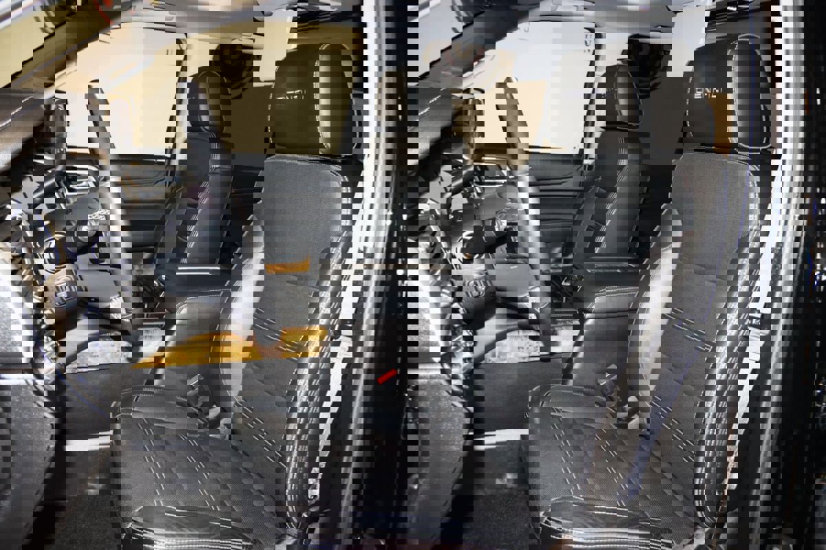 Used 2017 GMC Yukon Denali w/ Open Road Package image 43