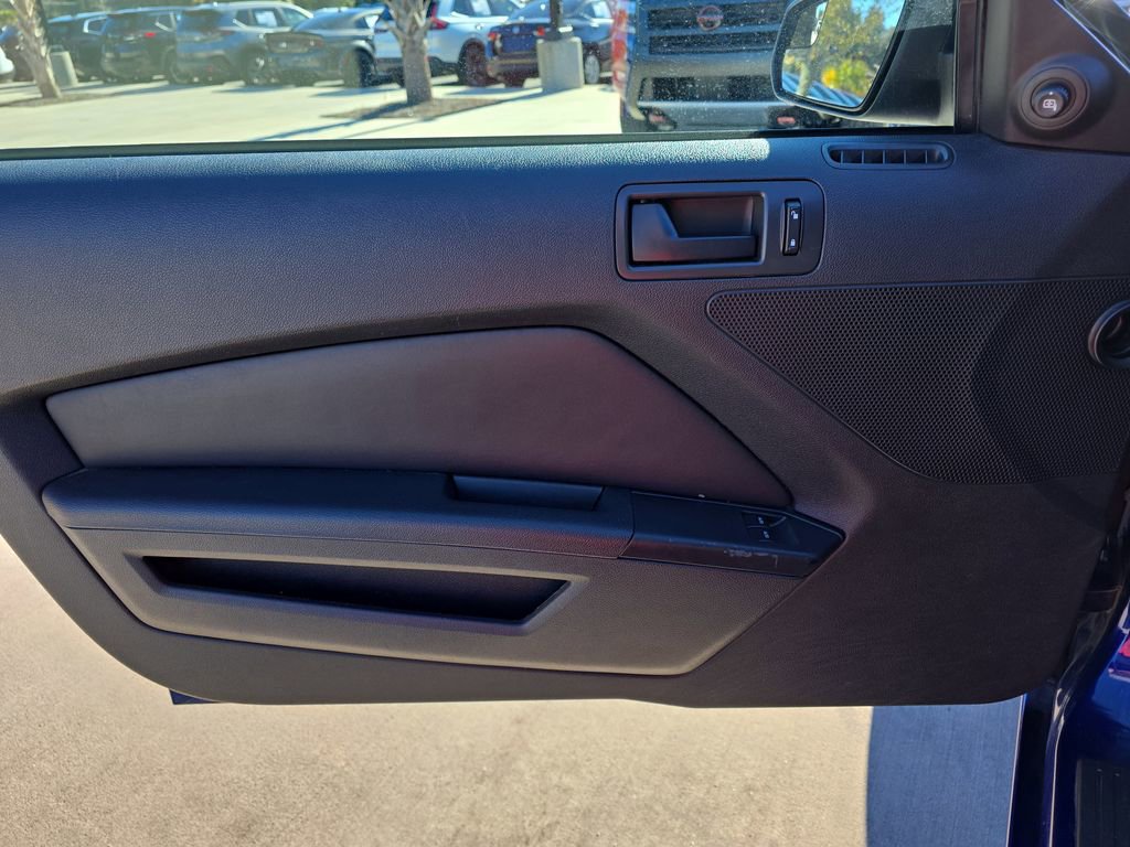 Used 2014 Ford Mustang Coupe image 31