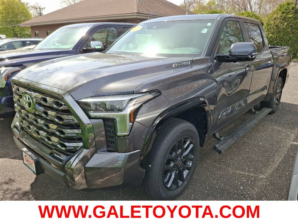 Used 2025 Toyota Tundra Platinum AWD/4WD image 1