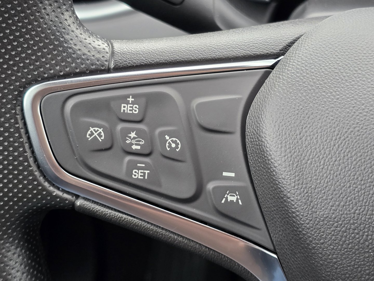 Used 2024 Chevrolet Malibu LT image 11