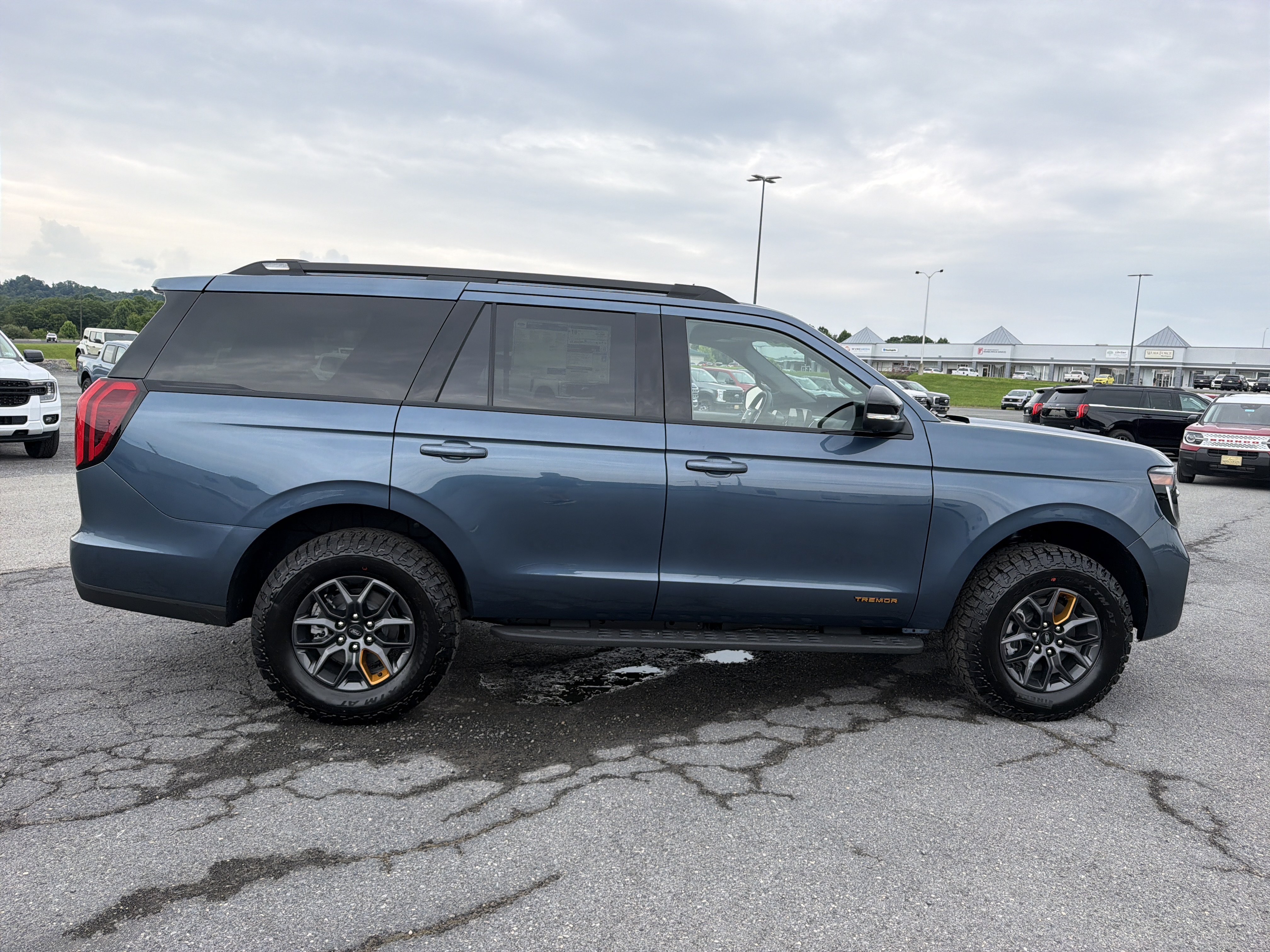 New 2027 Ford Expedition Tremor AWD/4WD image 3