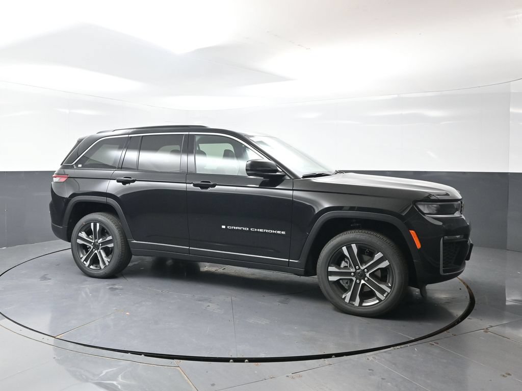 New 2027 Jeep Grand Cherokee Limited AWD/4WD image 3