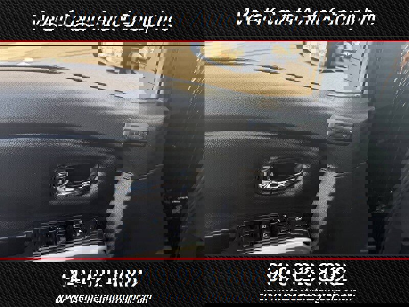 Used 2016 Nissan Titan SL image 21