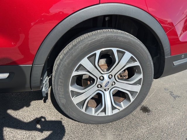 Used 2019 Ford Explorer Limited w/ Limited Luxury Package image 18