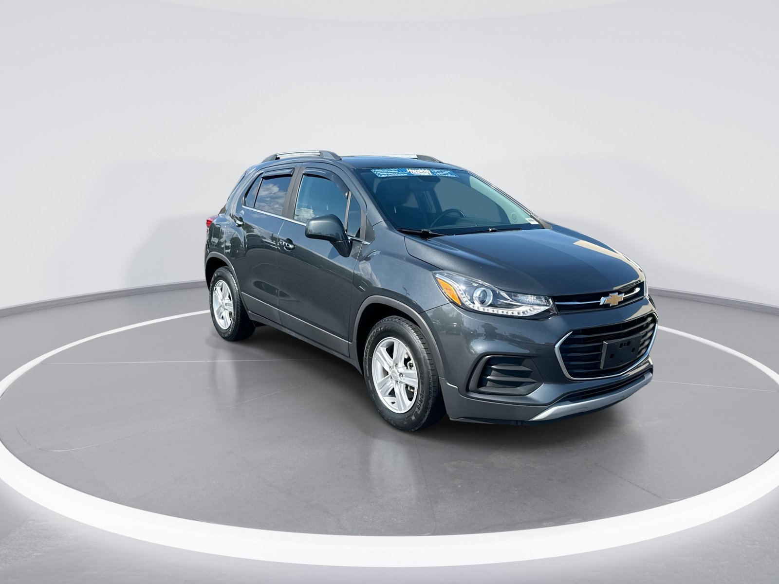 Used 2020 Chevrolet Trax LT w/ Driver Confidence Package FWD image 2