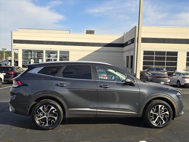 Certified 2024 Kia Sportage EX image 2